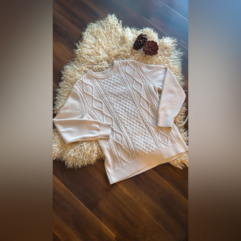 GAP Cream Cable Knit Sweater